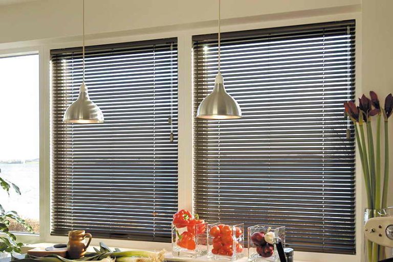 Slimline Venetian blinds – the award-winning Privasee® Slimline system