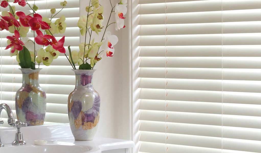 Timberlook Venetian blinds – natural style with added durability